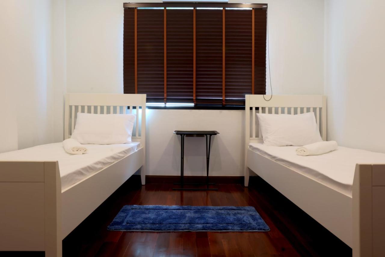 Twin Room,1487685466:JPEG
